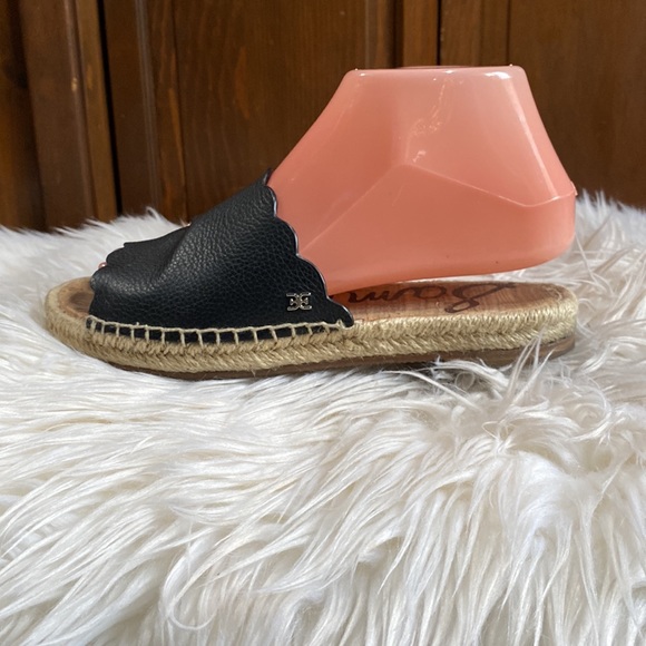 Sam Edelman “ Andy” slide* - Picture 3 of 6